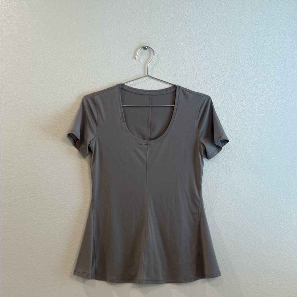 lululemon athletica Flowy Hem Short Sleeve - Picture 3 of 6